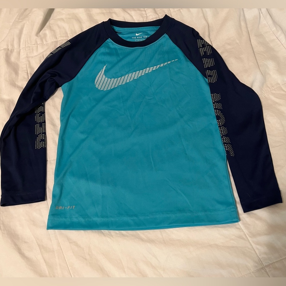 Nike Dri-Fit long sleeve shirt (little boys) size 6